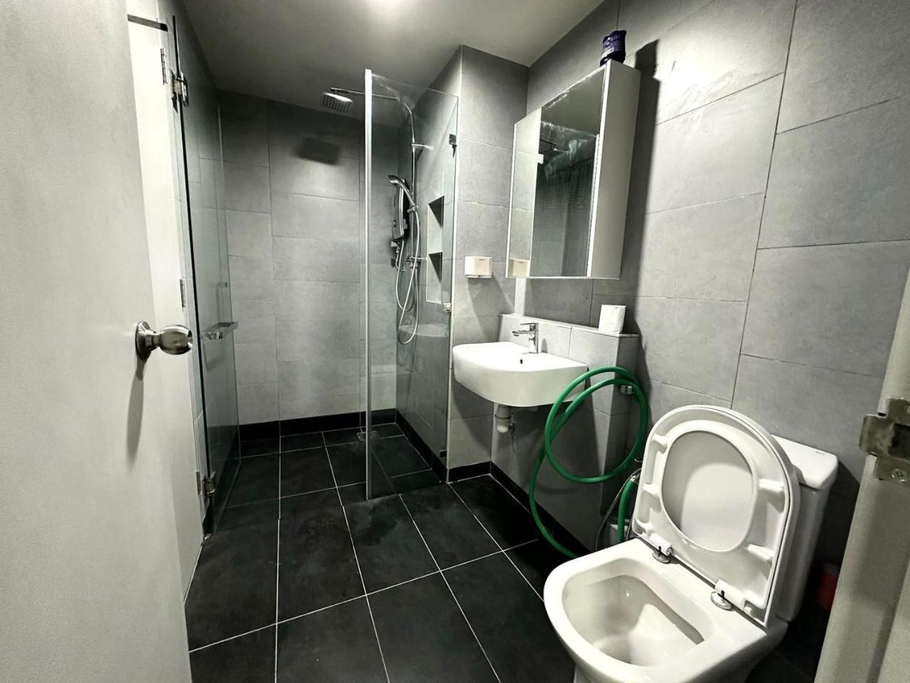 Jesselton Quay Sea & Pool View For 6 Pax Apartment Kota Kinabalu Luaran gambar