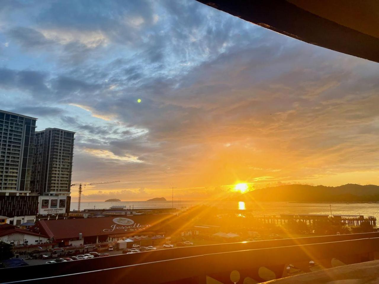 Jesselton Quay Sea & Pool View For 6 Pax Apartment Kota Kinabalu Luaran gambar